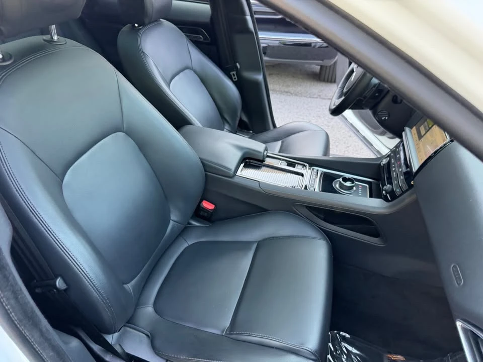 2020 Jaguar F-Pace - Image 15 of 17