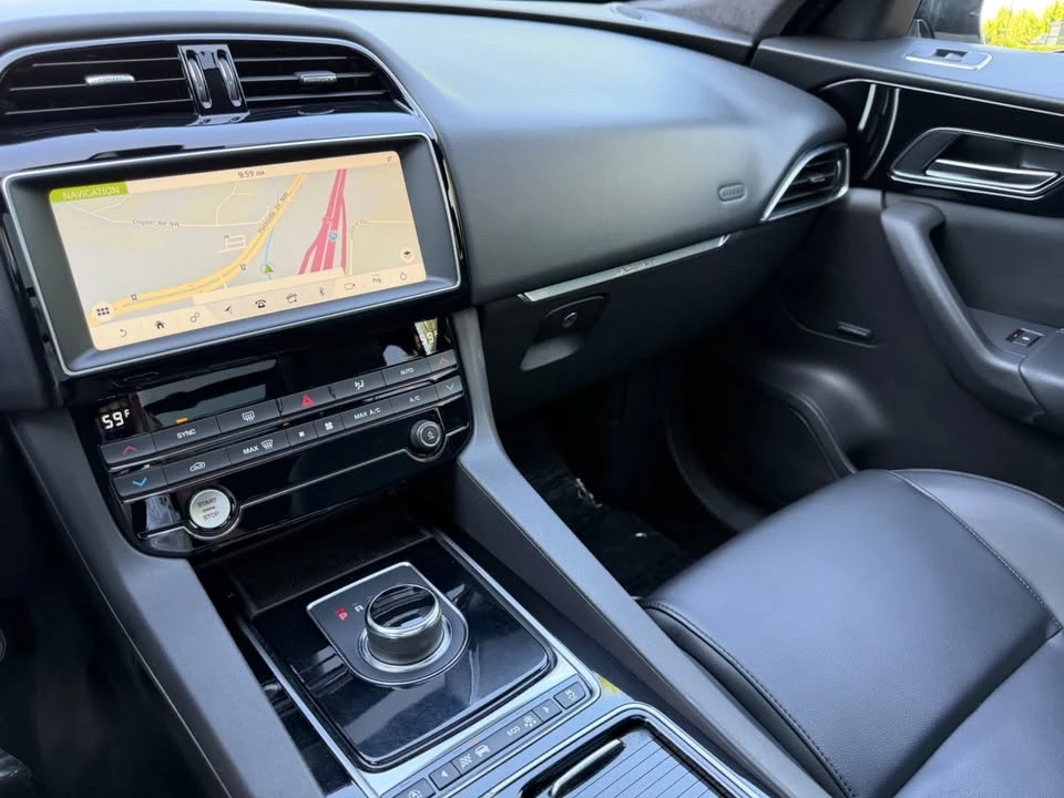 2020 Jaguar F-Pace - Image 12 of 17