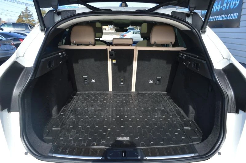 2020 Jaguar F-Pace - Image 9 of 12