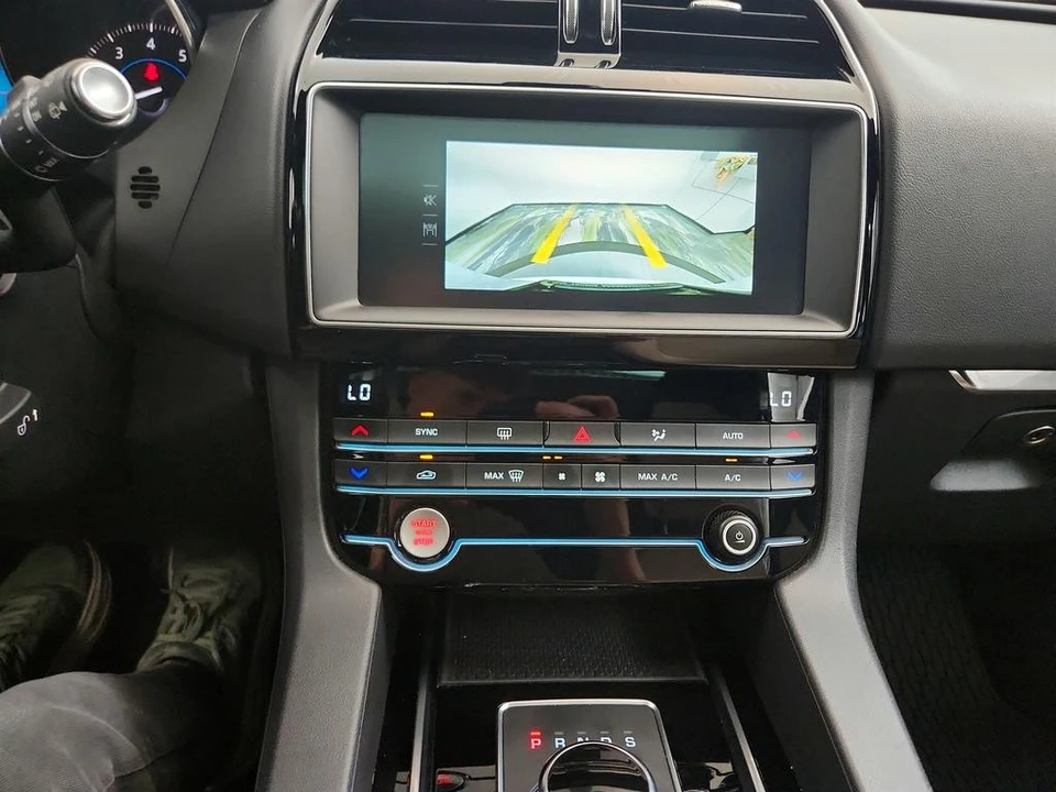 2020 Jaguar F-Pace - Image 20 of 21