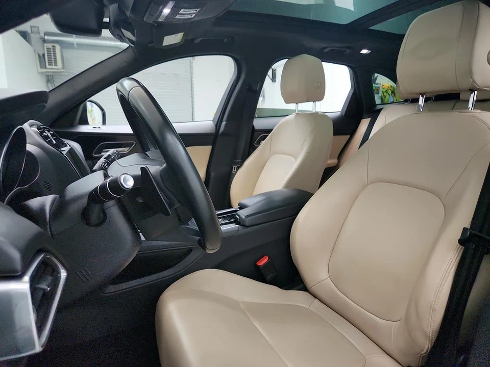 2020 Jaguar F-Pace - Image 14 of 21
