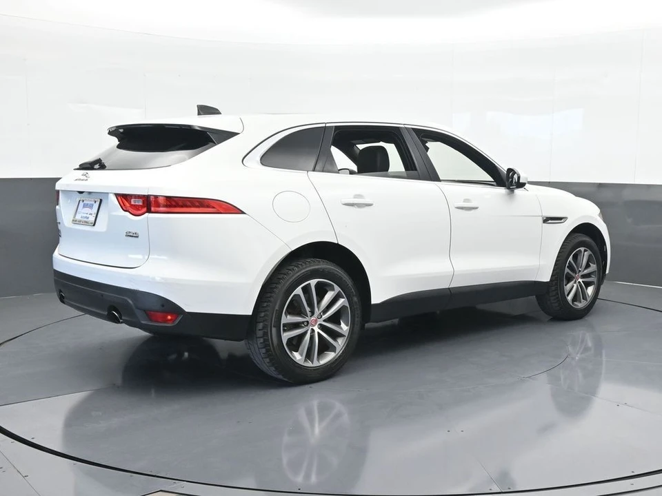 2020 Jaguar F-Pace - Image 6 of 12