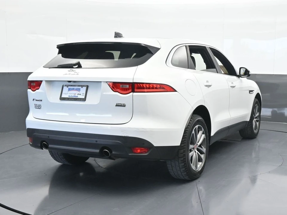 2020 Jaguar F-Pace - Image 5 of 12