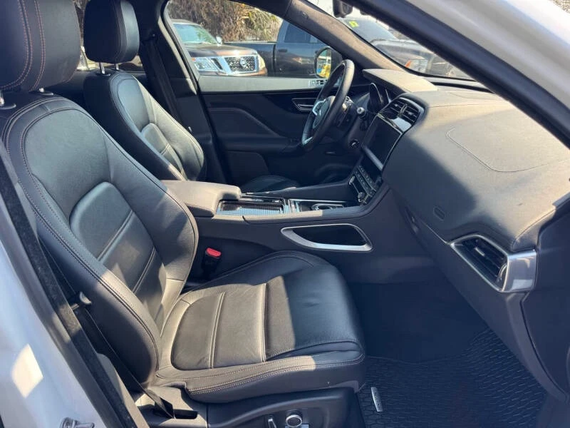 2020 Jaguar F-Pace - Image 13 of 19