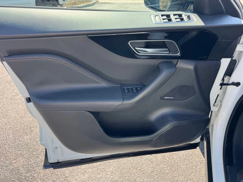 2020 Jaguar F-Pace - Image 18 of 19