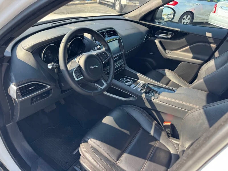 2020 Jaguar F-Pace - Image 9 of 19