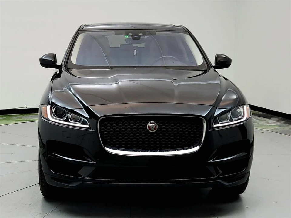 2020 Jaguar F-Pace - Image 2 of 12