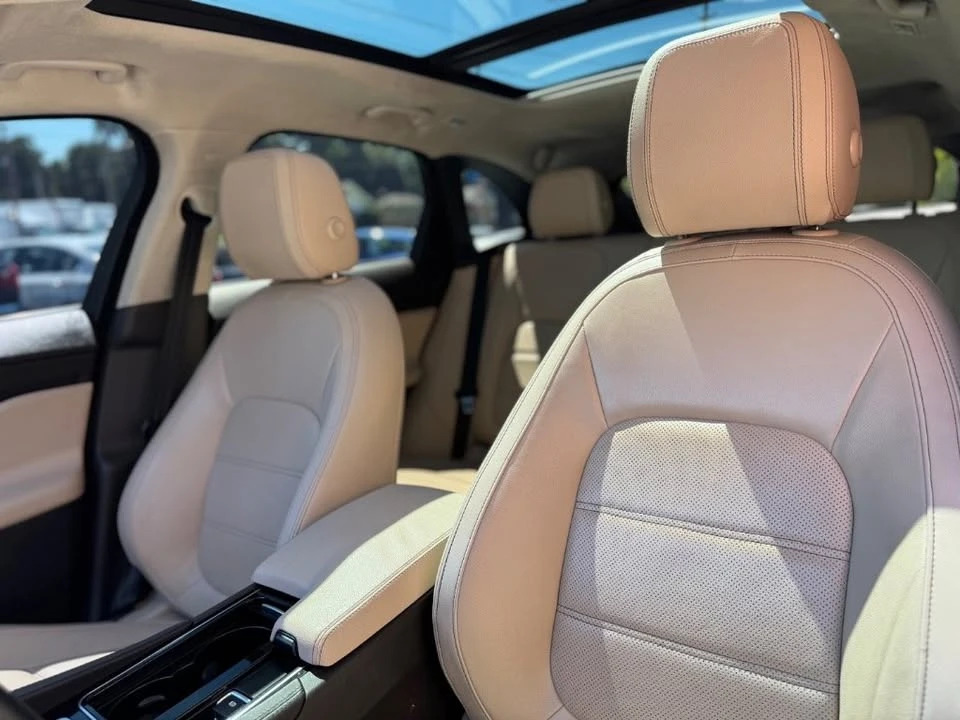 2020 Jaguar F-Pace - Image 13 of 20