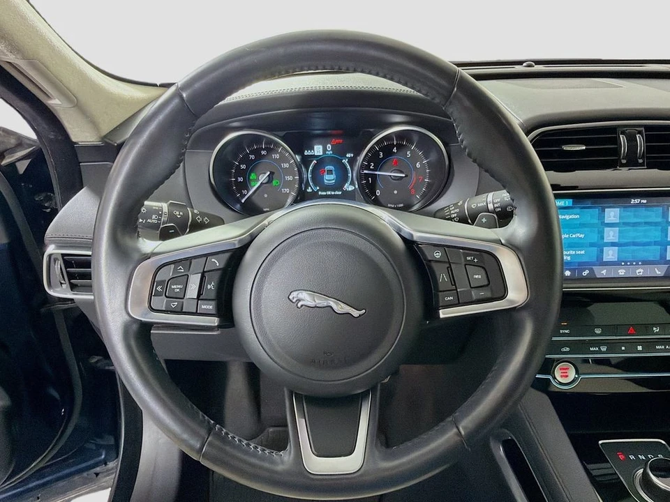 2020 Jaguar F-Pace - Image 13 of 21