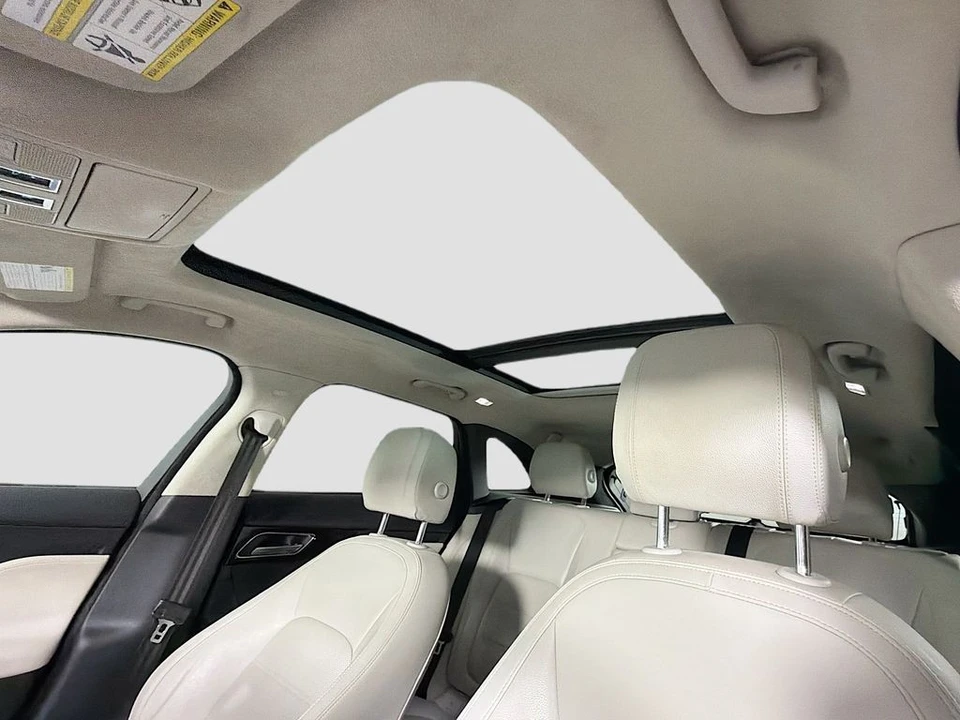 2020 Jaguar F-Pace - Image 15 of 21