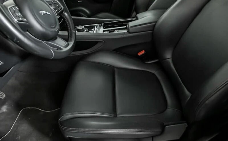 2020 Jaguar F-Pace - Image 18 of 21