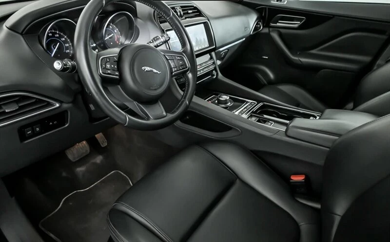 2020 Jaguar F-Pace - Image 17 of 21