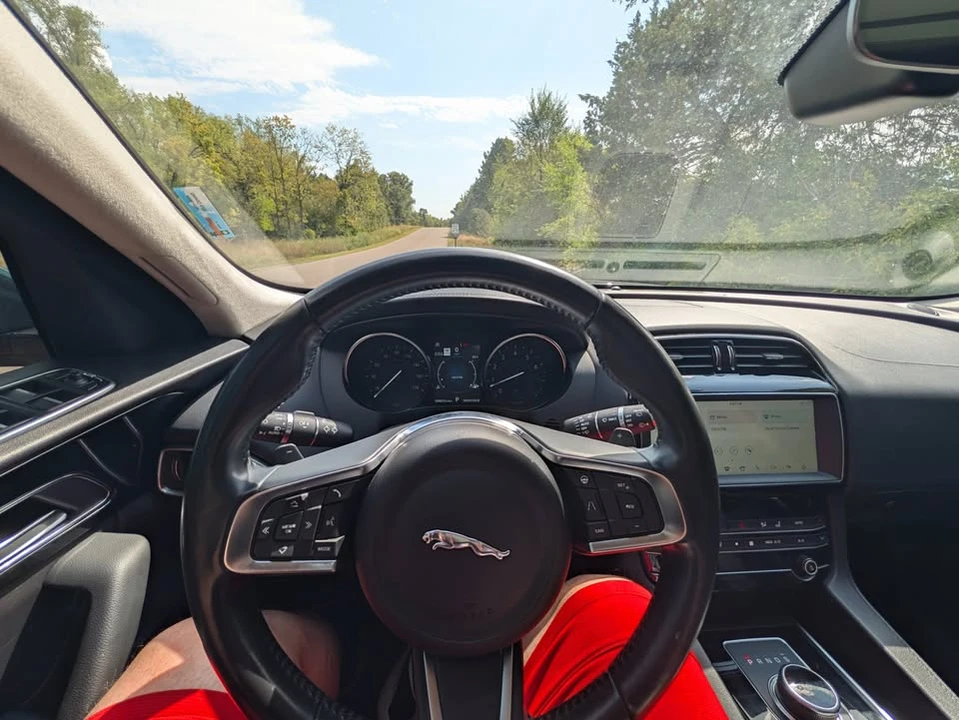 2020 Jaguar F-Pace - Image 5 of 8