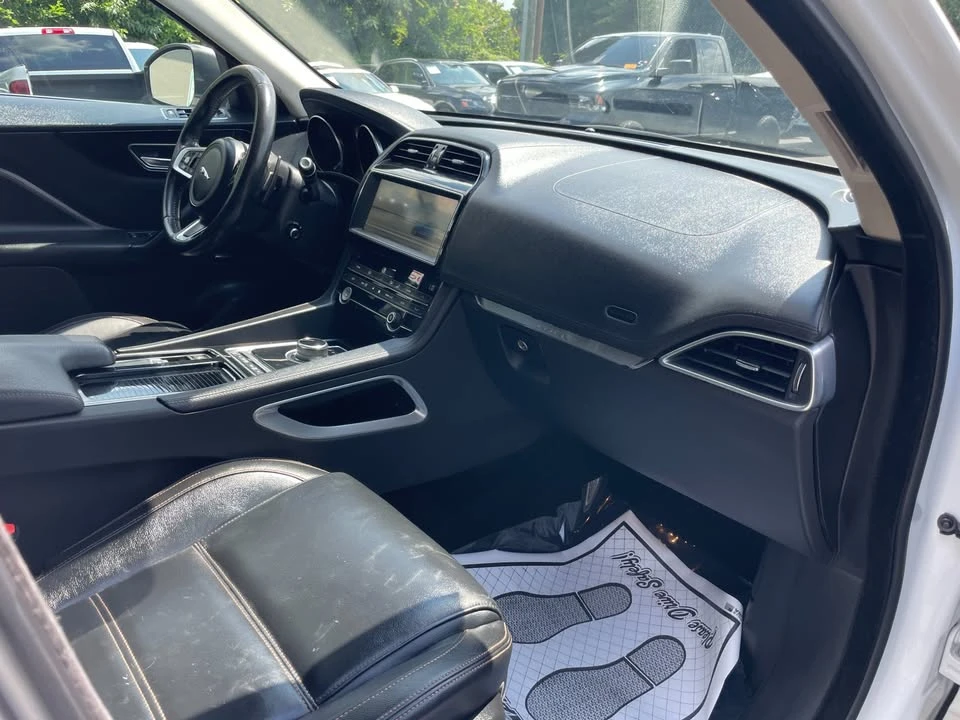 2020 Jaguar F-Pace - Image 19 of 20