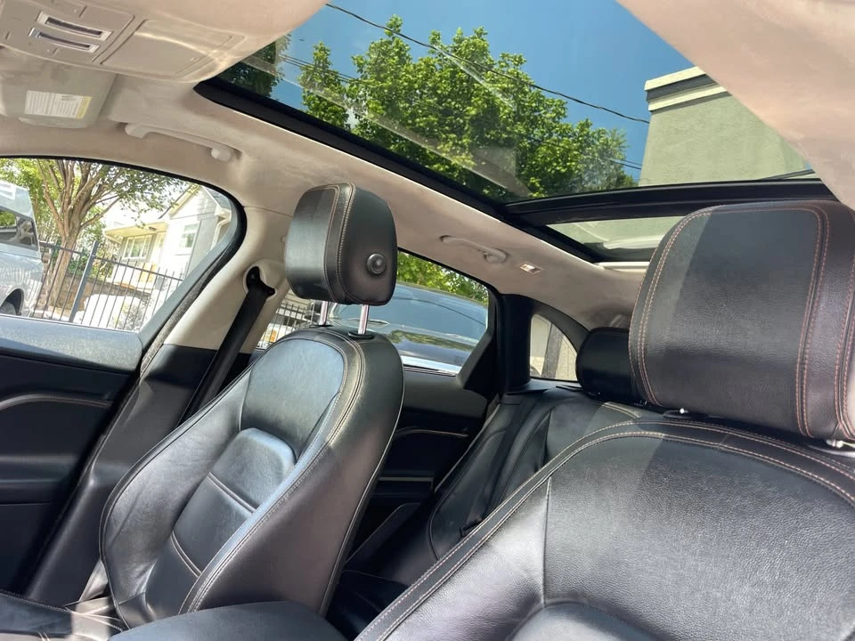 2020 Jaguar F-Pace - Image 15 of 20