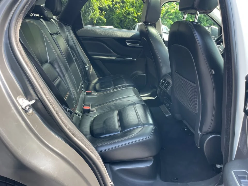 2020 Jaguar F-Pace - Image 18 of 20