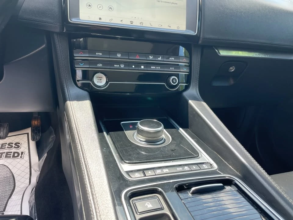 2020 Jaguar F-Pace - Image 13 of 20
