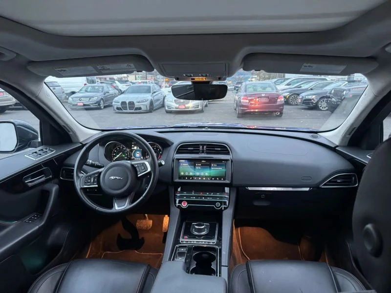 2020 Jaguar F-Pace - Image 9 of 12