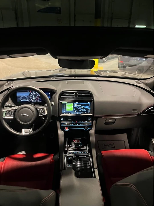 2020 Jaguar F-Pace - Image 15 of 18