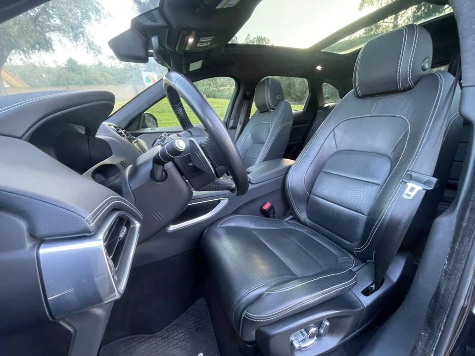 2020 Jaguar F-Pace - Image 11 of 15