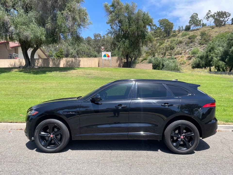 2020 Jaguar F-Pace - Image 2 of 15