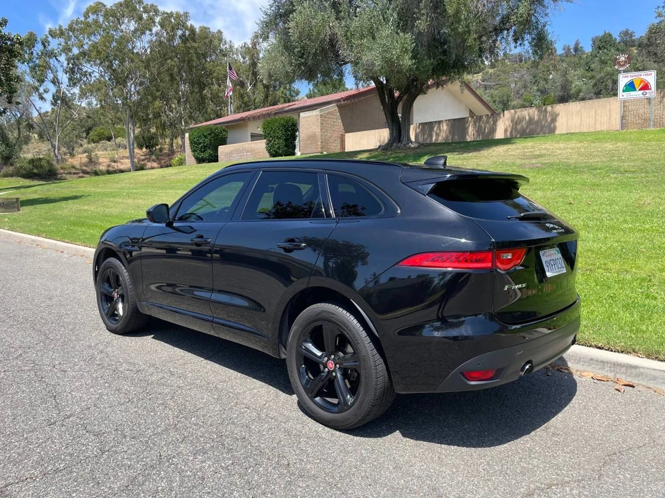 2020 Jaguar F-Pace - Image 3 of 15