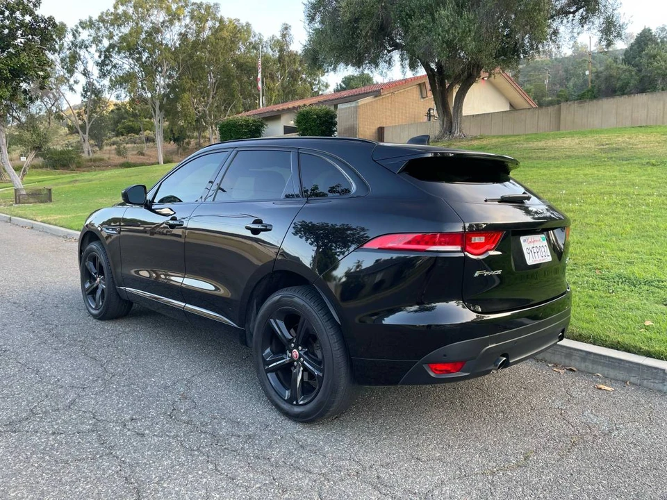2020 Jaguar F-Pace - Image 4 of 16