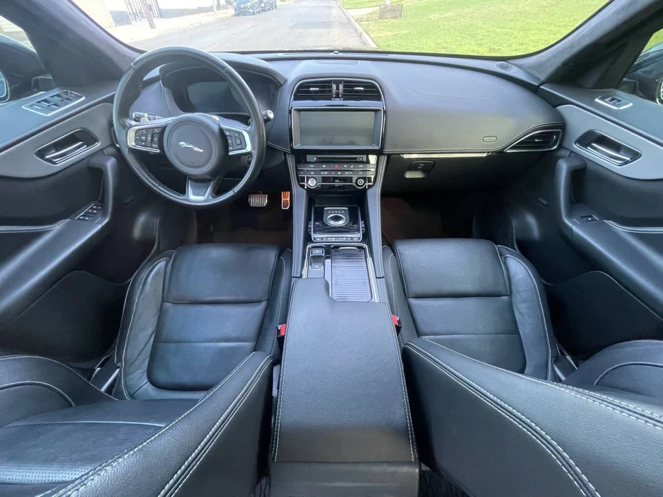 2020 Jaguar F-Pace - Image 10 of 16