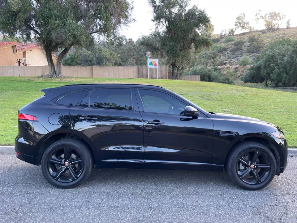 2020 Jaguar F-Pace - Image 7 of 16