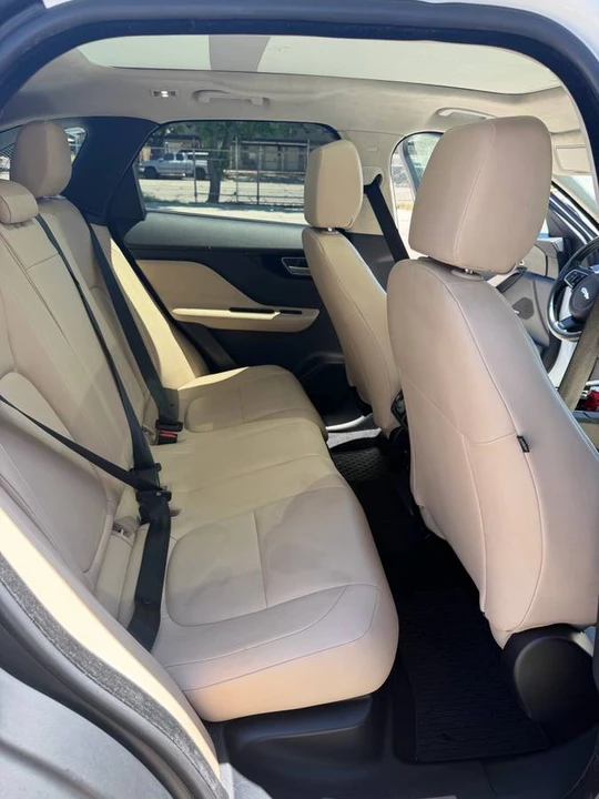 2020 Jaguar F-Pace - Image 7 of 11
