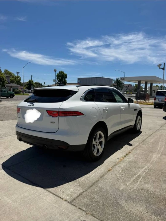 2020 Jaguar F-Pace - Image 5 of 11
