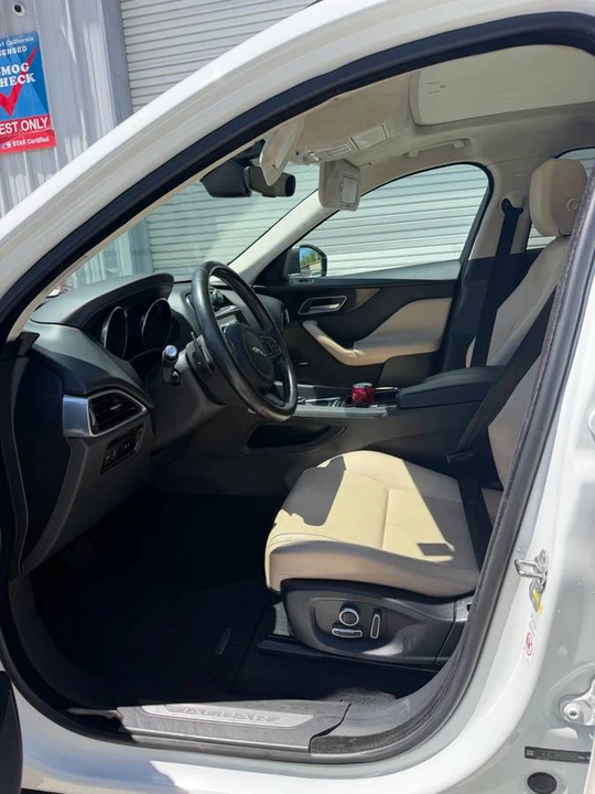 2020 Jaguar F-Pace - Image 6 of 11