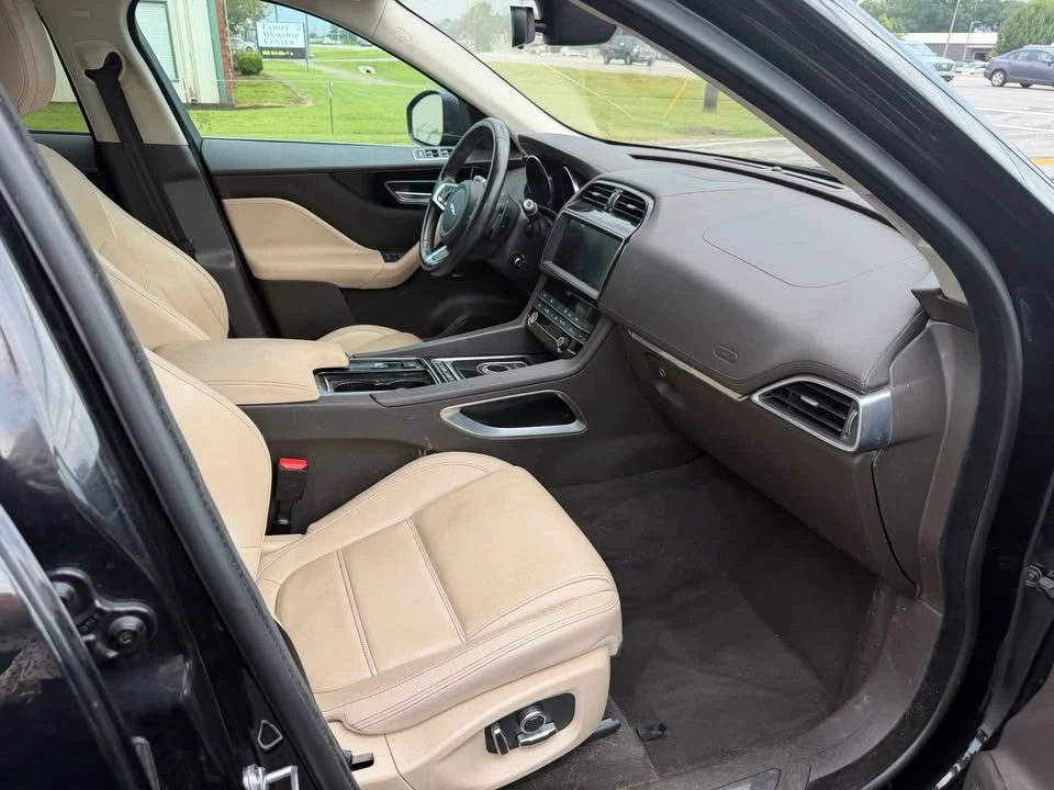 2020 Jaguar F-Pace - Image 4 of 6