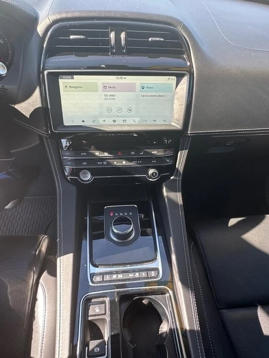 2020 Jaguar F-Pace - Image 15 of 18