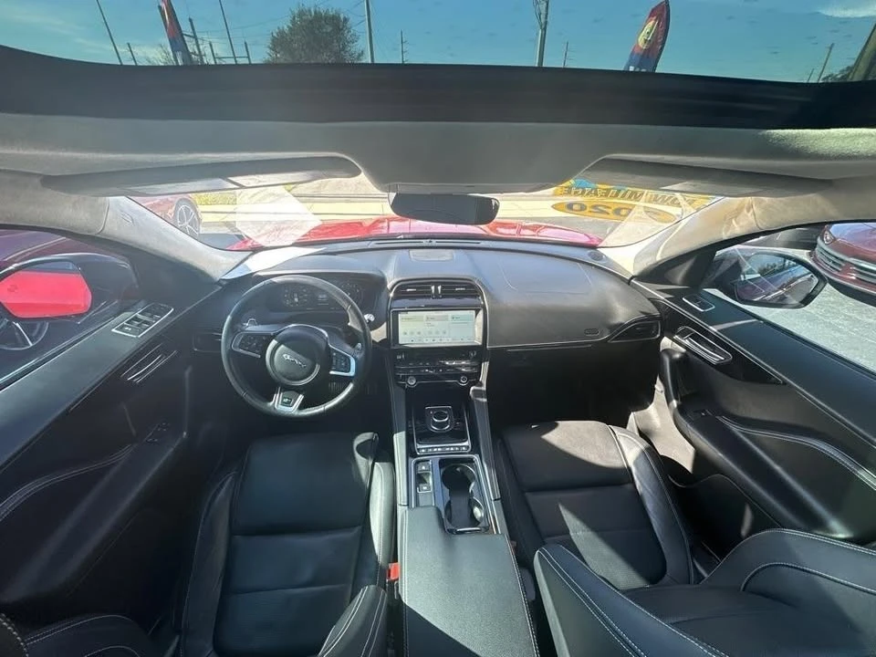 2020 Jaguar F-Pace - Image 10 of 18