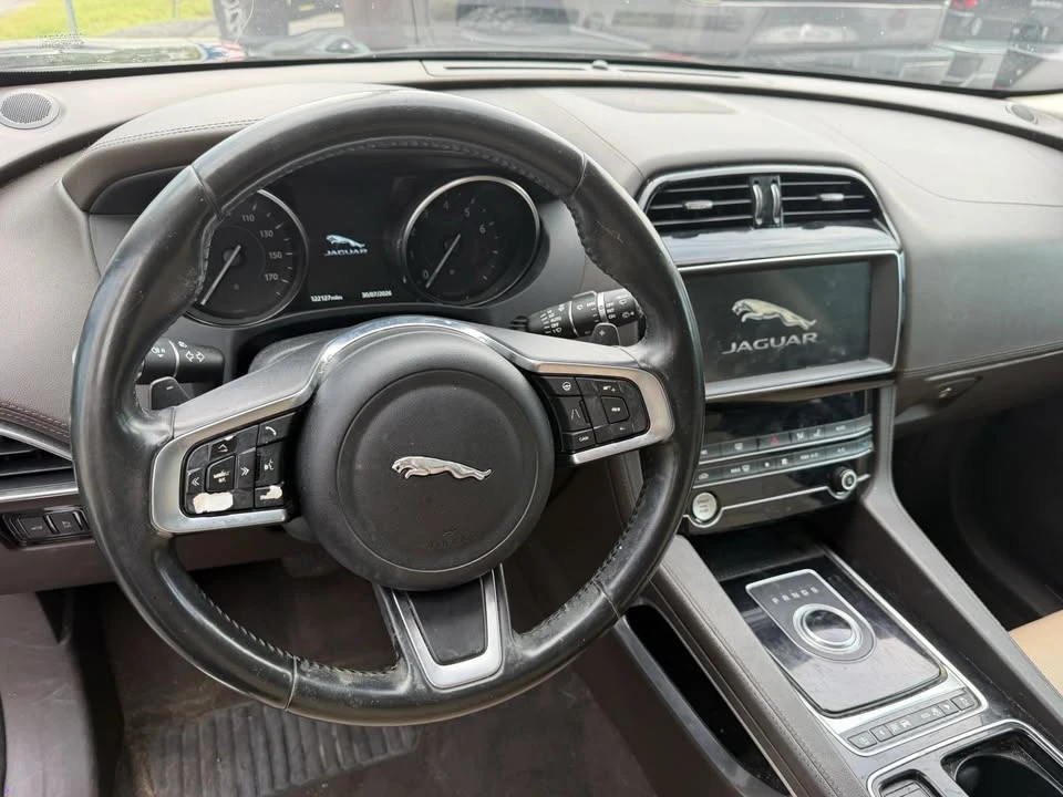 2020 Jaguar F-Pace - Image 5 of 6