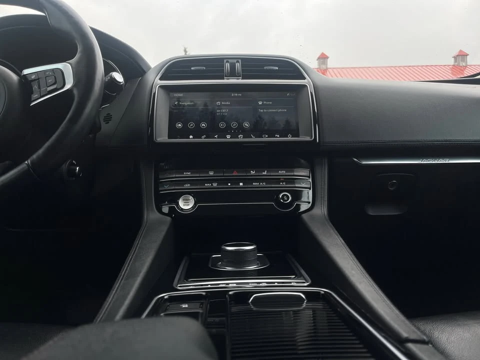 2020 Jaguar F-Pace - Image 8 of 10