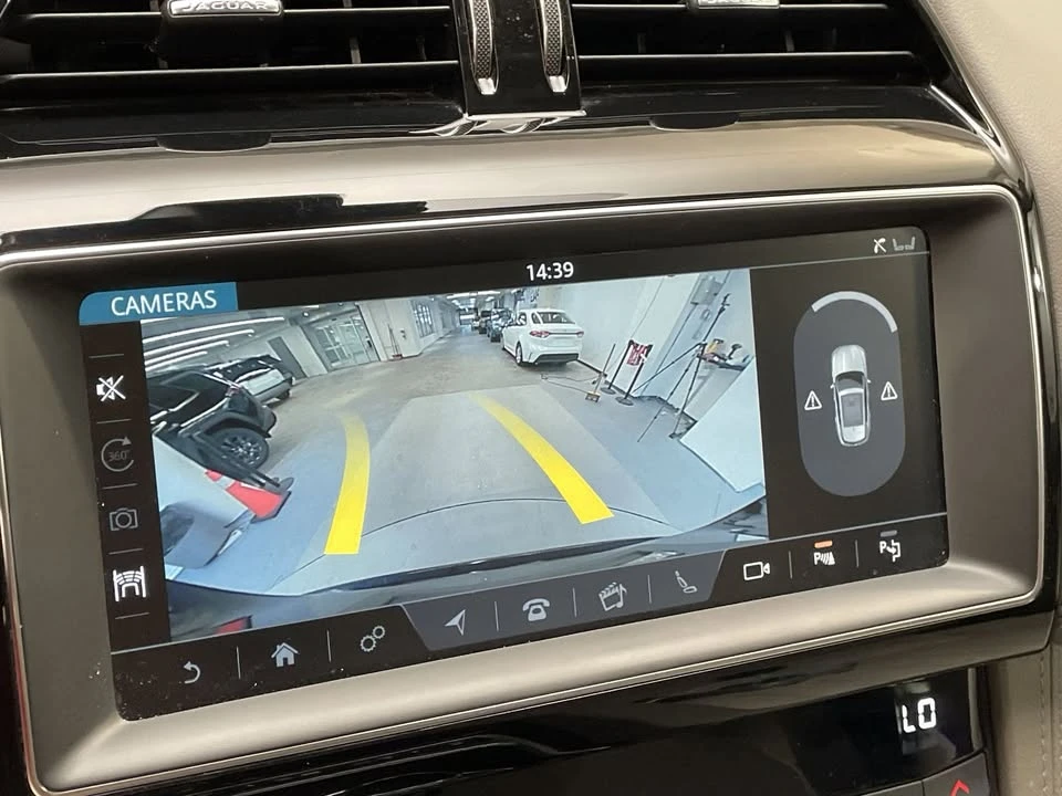 2020 Jaguar F-Pace - Image 18 of 20