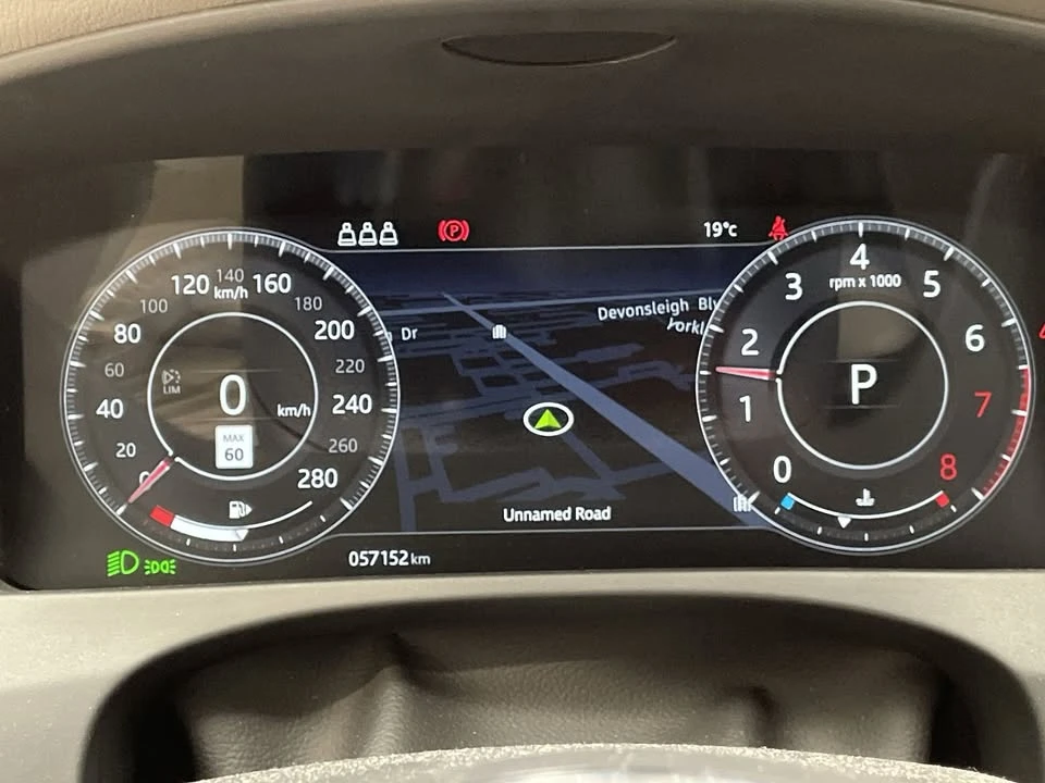 2020 Jaguar F-Pace - Image 11 of 20