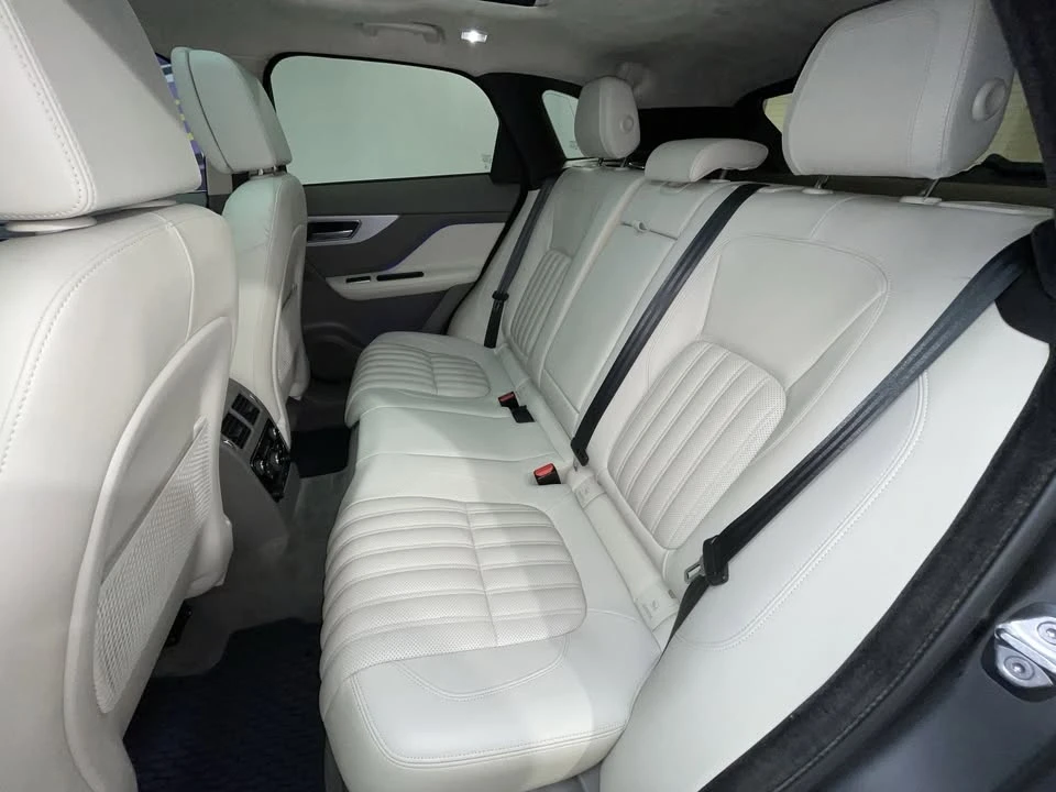 2020 Jaguar F-Pace - Image 19 of 20