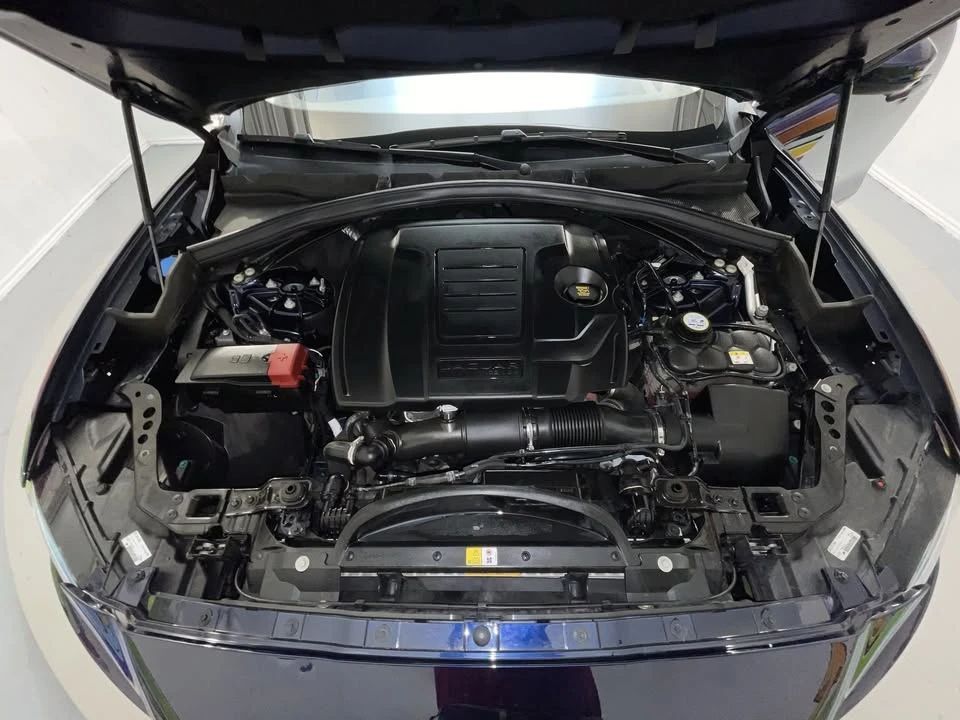 2020 Jaguar F-Pace - Image 9 of 20