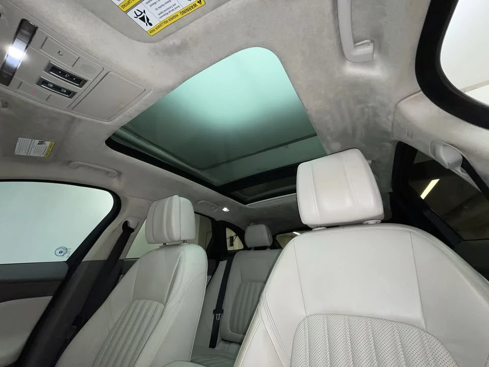 2020 Jaguar F-Pace - Image 15 of 20