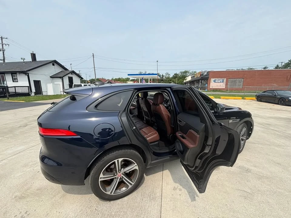 2020 Jaguar F-Pace - Image 11 of 20