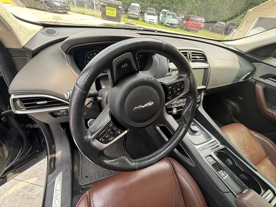 2020 Jaguar F-Pace - Image 14 of 20