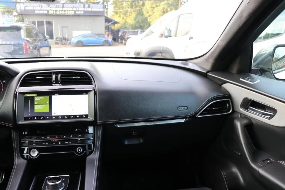 2020 Jaguar F-Pace - Image 18 of 20
