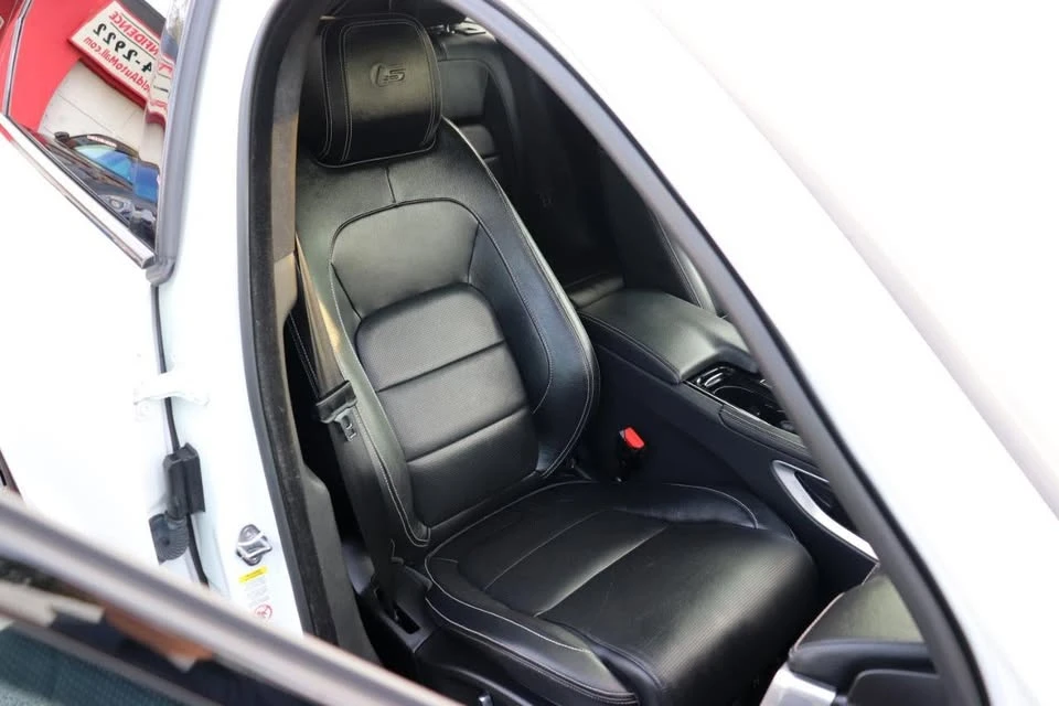2020 Jaguar F-Pace - Image 14 of 20