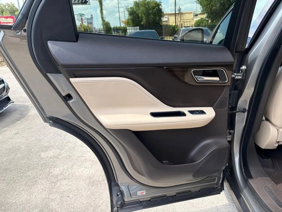 2020 Jaguar F-Pace - Image 17 of 20