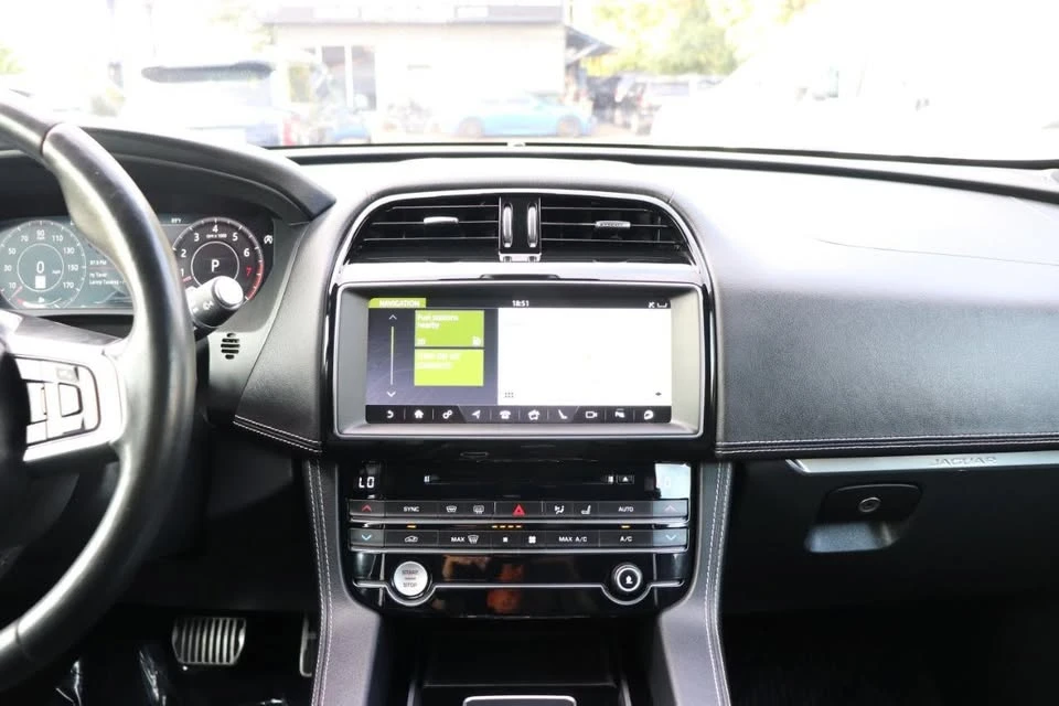 2020 Jaguar F-Pace - Image 19 of 20