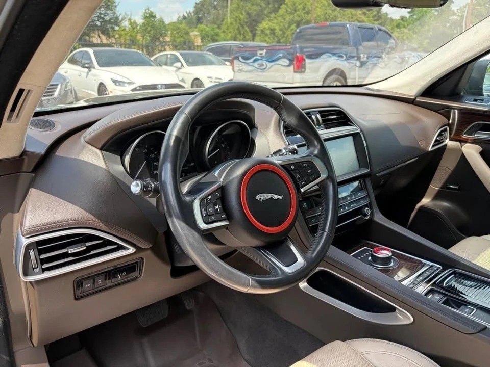 2020 Jaguar F-Pace - Image 10 of 20