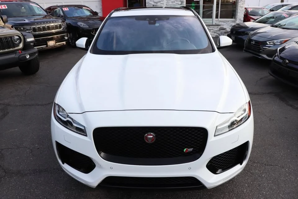 2020 Jaguar F-Pace - Image 9 of 20